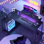 Bureau Gaming de 132 cm avec éclairage LED, Bureau d'angle en forme de L avec prise de courant et support de moniteur, Bureau d'ordinateur d'angle