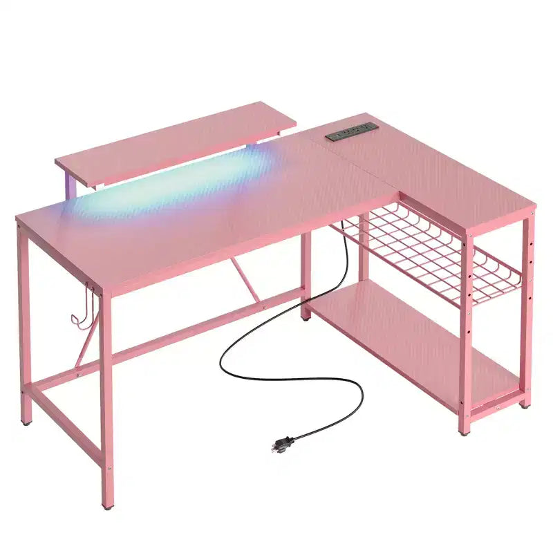 Bureau Gaming de 132 cm avec éclairage LED, Bureau d'angle en forme de L avec prise de courant et support de moniteur, Bureau d'ordinateur d'angle