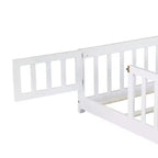 Lit au sol pleine grandeur avec clôture et porte pour chambre d'enfant